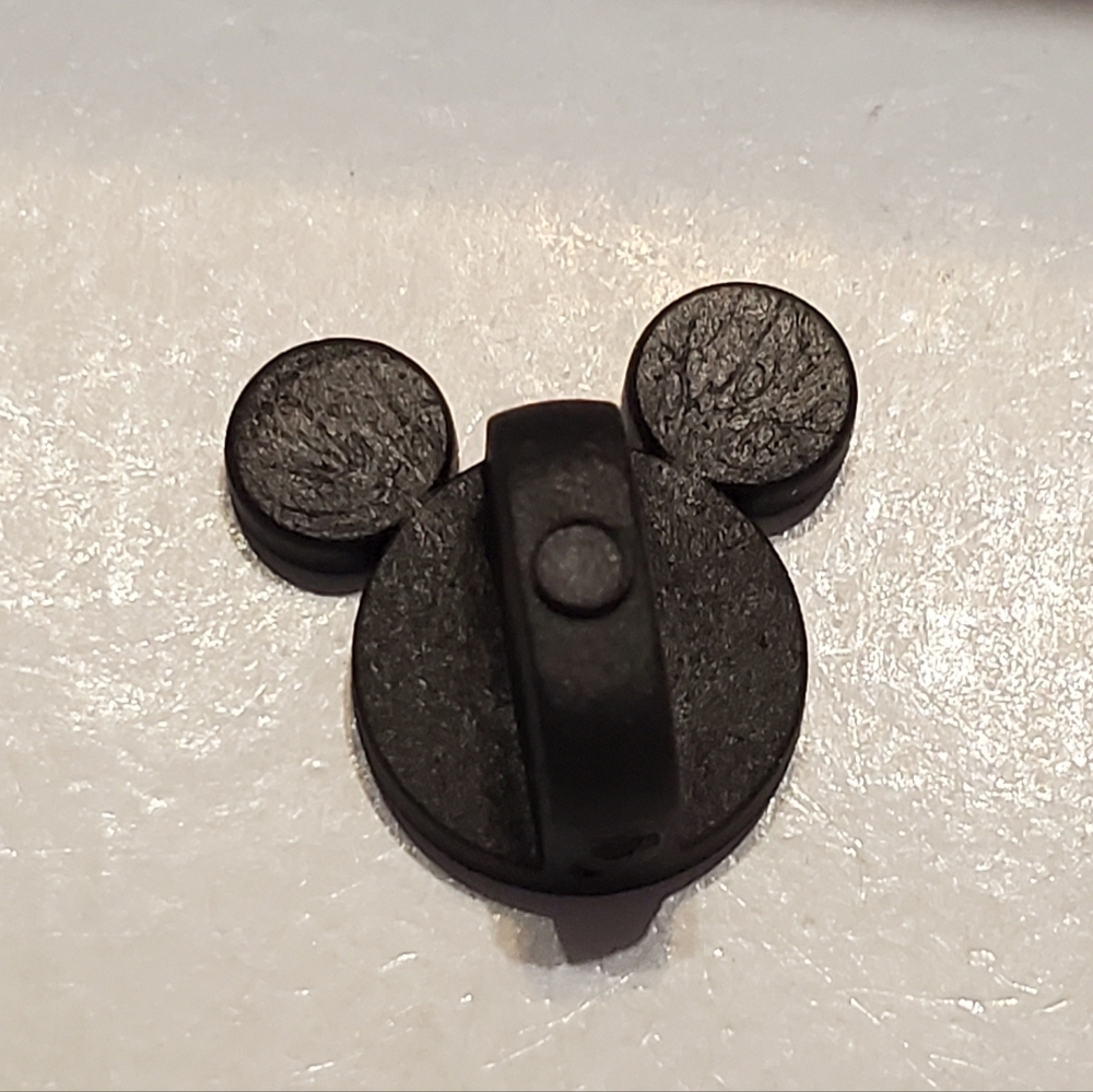 Disney Pin Trading HKDL Princess Tiara Crown Ears Headband Hidden Mickey Pin - Picture 3 of 3